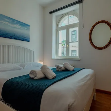 The Queen's Bridge X4 Piazza Unita 2 * 的里雅斯特