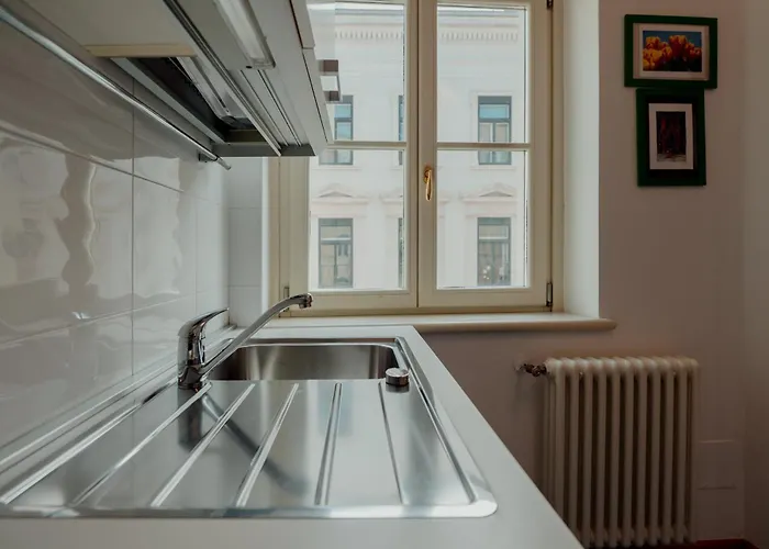 The Queen's Bridge X4 Piazza Unita 2